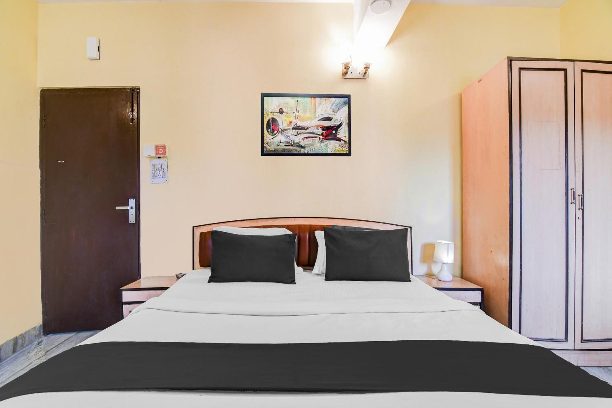 Super Hotel O Alipore Near Chetla Formerly Alipore Guest House Alīpur Esterno foto