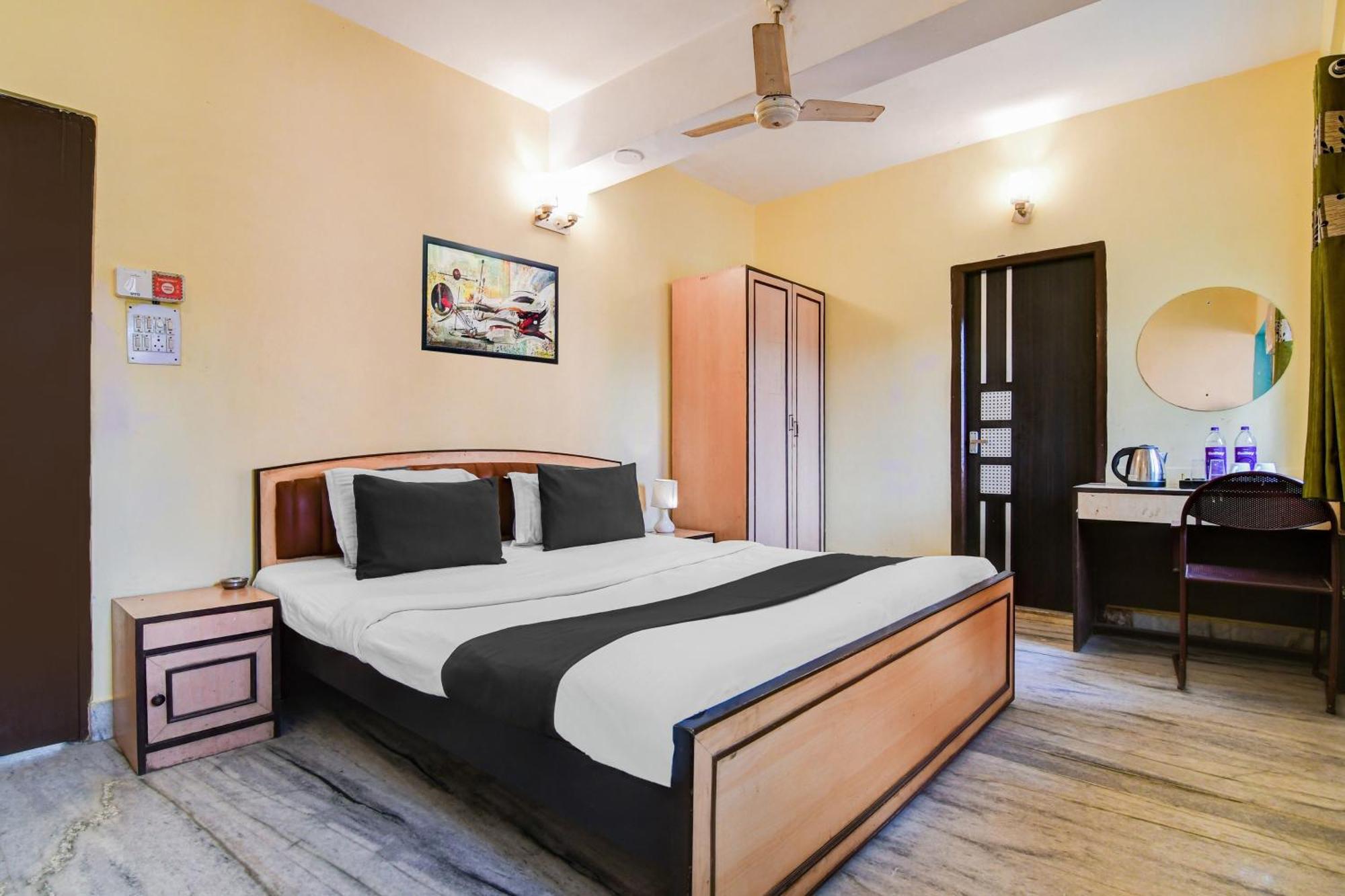 Super Hotel O Alipore Near Chetla Formerly Alipore Guest House Alīpur Esterno foto