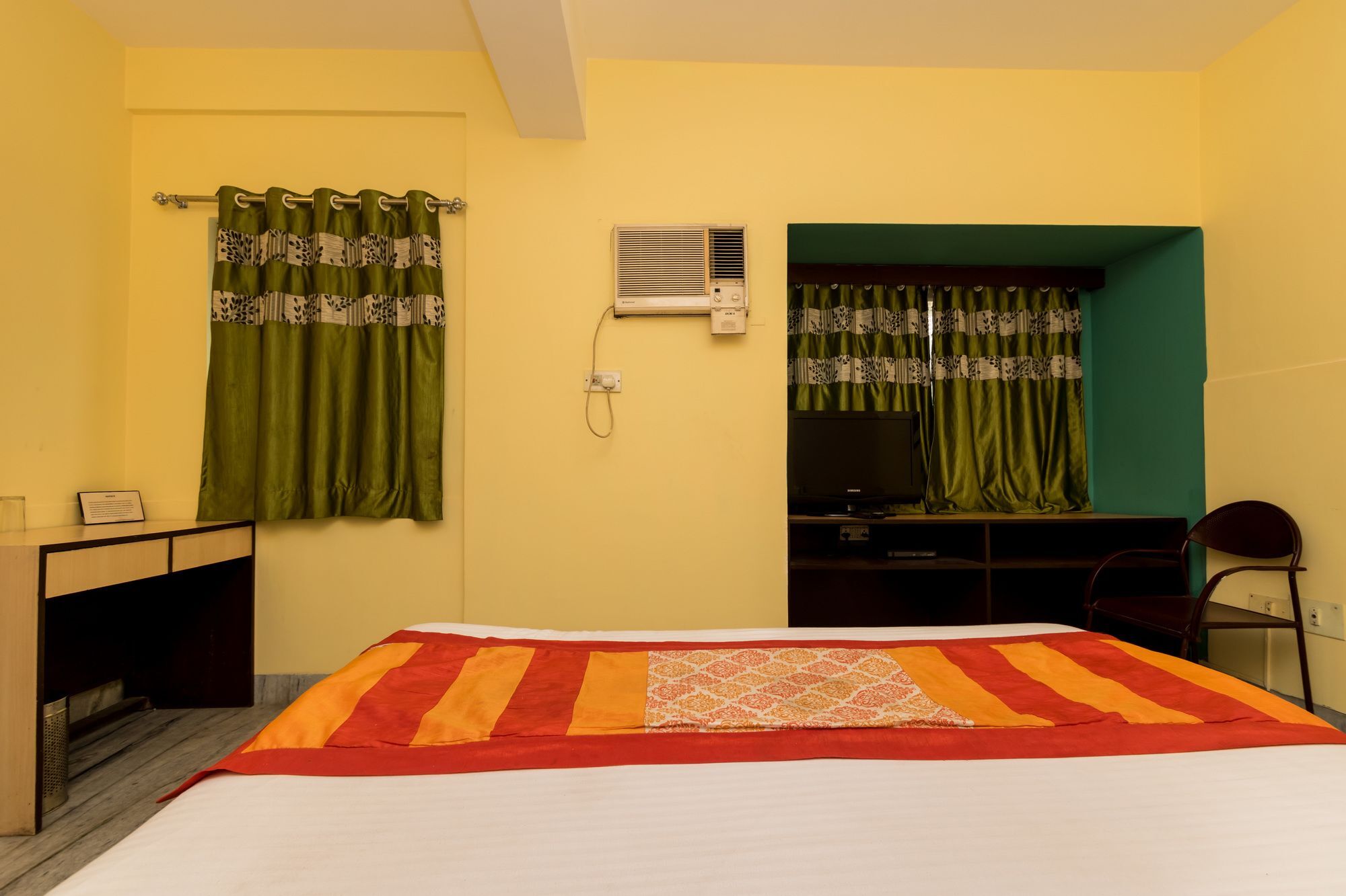 Super Hotel O Alipore Near Chetla Formerly Alipore Guest House Alīpur Esterno foto