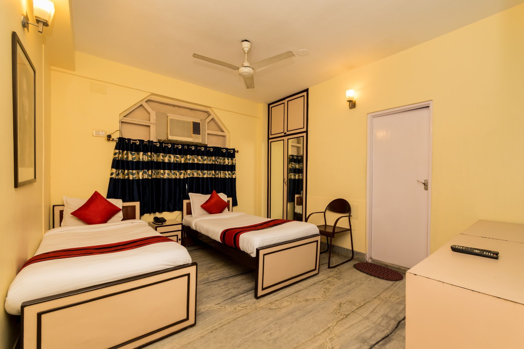 Super Hotel O Alipore Near Chetla Formerly Alipore Guest House Alīpur Esterno foto